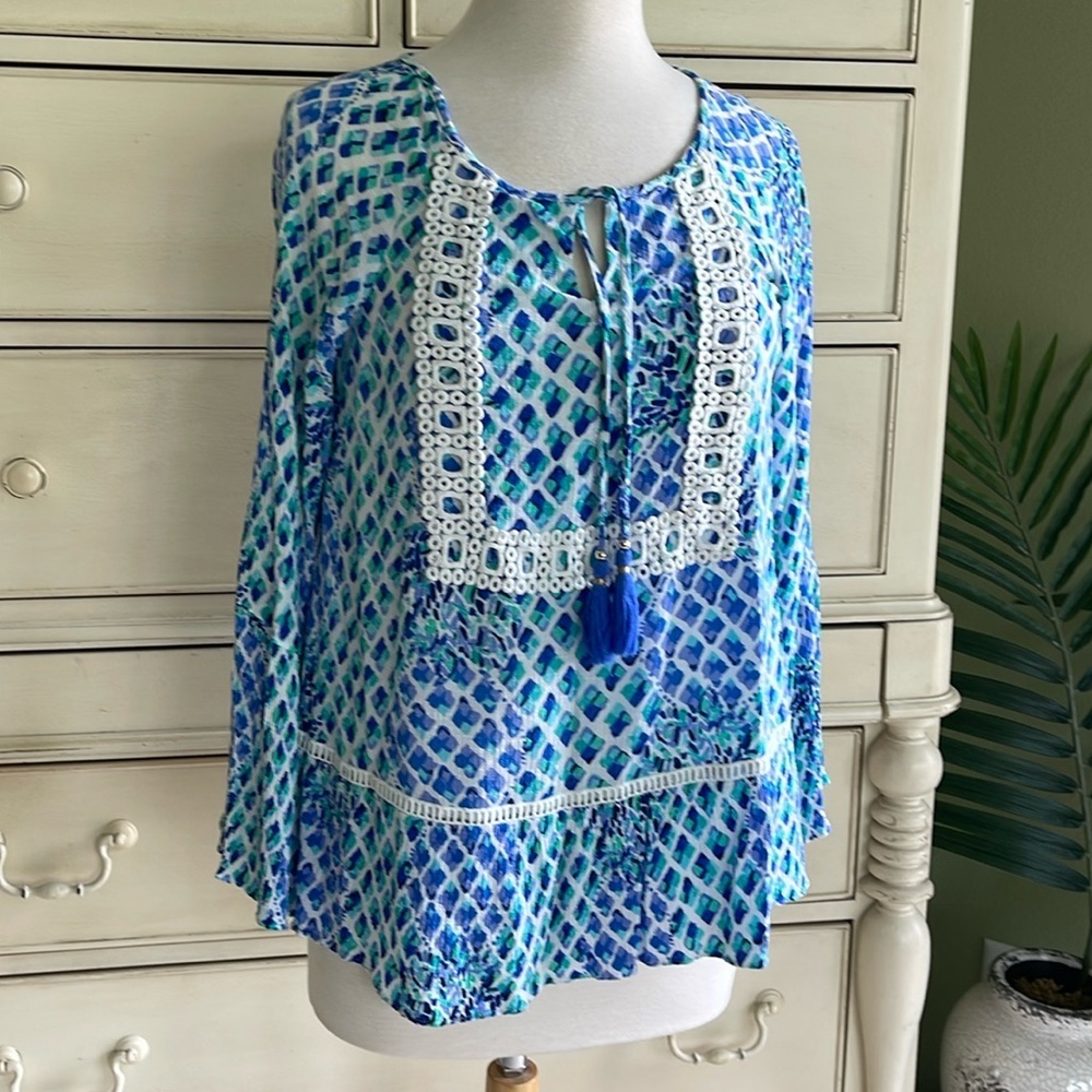 Lilly Pulitzer Amisa blue and white top size XS